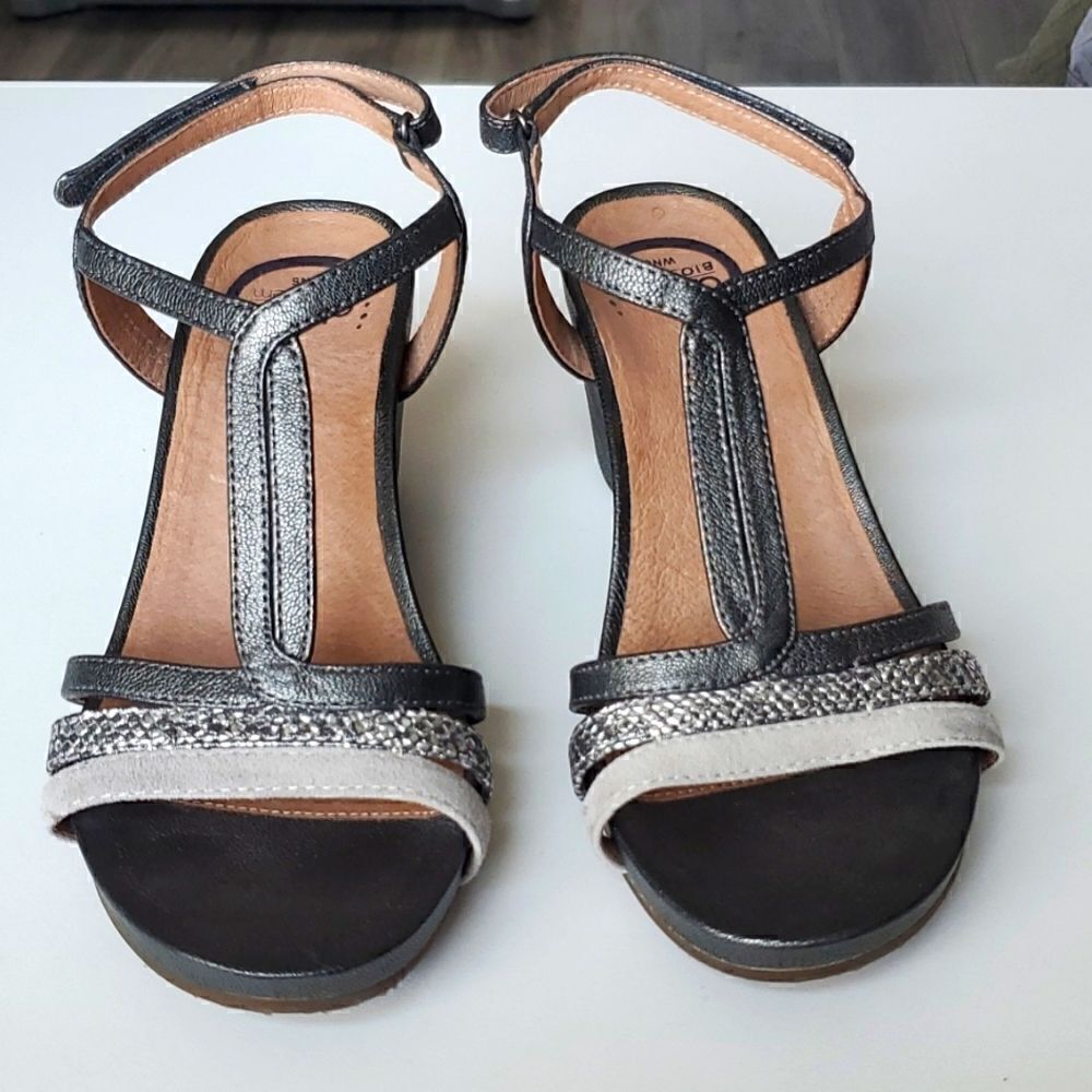 Abeo biosystem womans leather wedge, nwot, size 6n